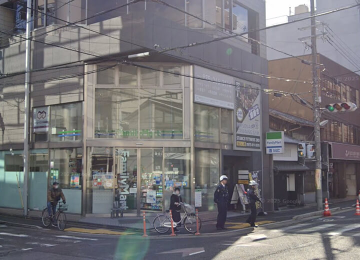 ●ファミリーマート 大宮高辻店［徒歩4分］